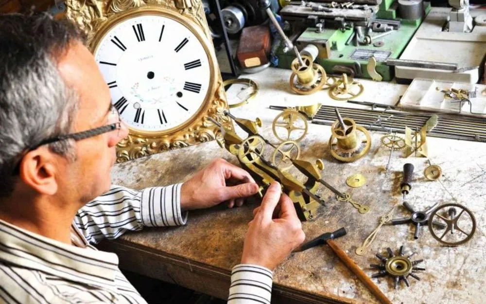Restauration du mécanisme d'une pendule ancienne