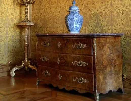 Commode ancienne de style
